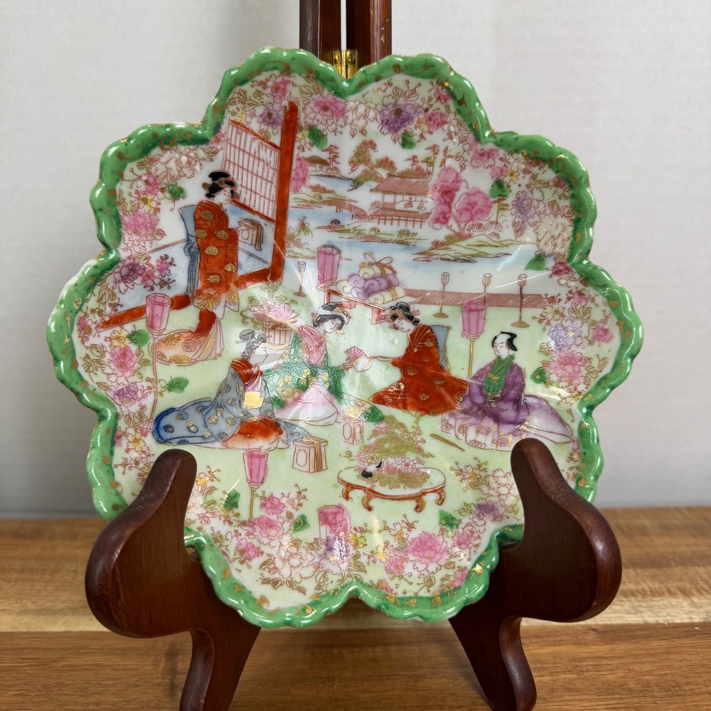 Vintage Japanese Kutani Porcelain Bowl Geisha Girl Scalloped Green Gold Gilt